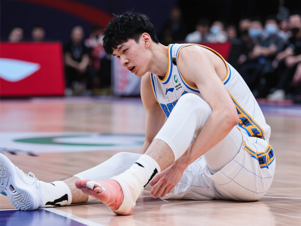 曾凡博伤势更新,CBA官方呼吁维护赛场秩序 作为CBA联赛中备受瞩目的新星,曾凡博以