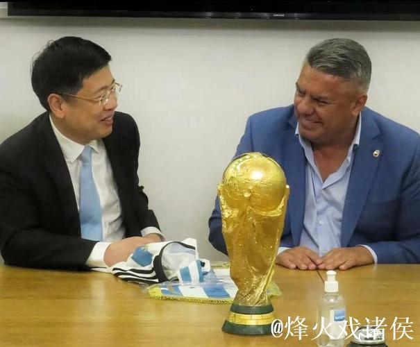 阿根廷足协主席塔皮亚反对办公室决议授予冠军奖杯 阿根廷足协主席塔皮亚反对办公室决议授予冠军奖杯